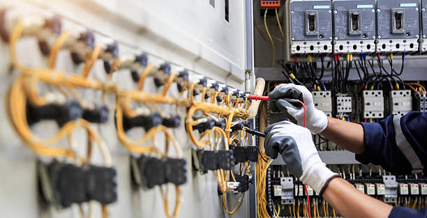Professional Electrician technician working in East Pasadena, CA